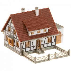 FALLER  (N) Timbered House with Garage (木骨造りの住宅・ガレージ付き) Nゲージ 鉄道模型 ジオラマ ストラクチャー トミーテック 232215